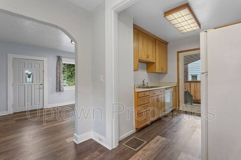 Apartment for rent at 927 N Watts St #A, Portland, OR 97217
