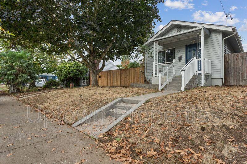 Apartment for rent at 927 N Watts St #A, Portland, OR 97217