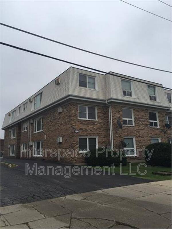 Apartment for rent at 9841 Harlem Ave #1D, Chicago Ridge, IL 60415