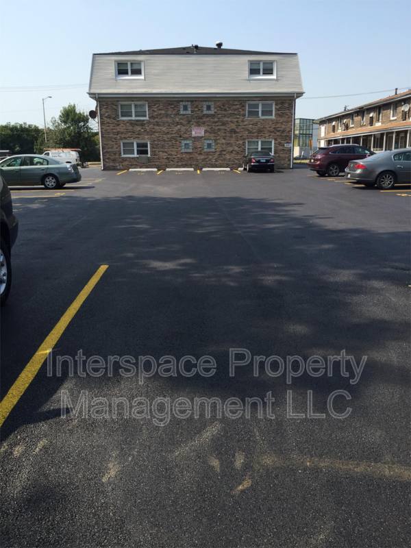 Apartment for rent at 9841 Harlem Ave #1D, Chicago Ridge, IL 60415