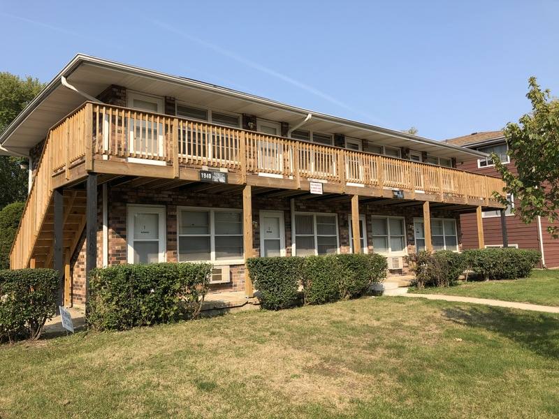 Apartment for rent at 1940 Mark Ave #7, Elgin, IL 60123