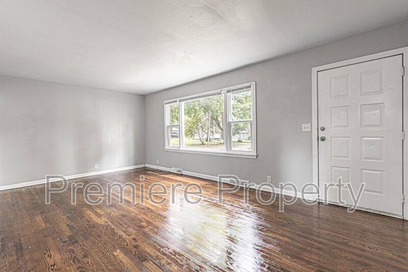 House for rent at 8812 E 86th St, Kansas City, MO 64138