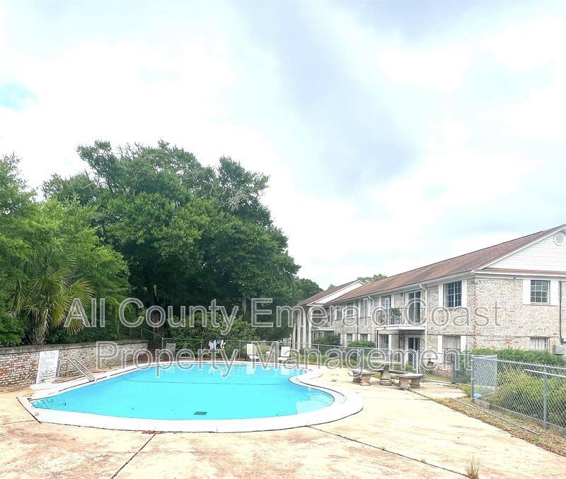 Apartment for rent at 105 Country Club Dr, Niceville, FL 32578