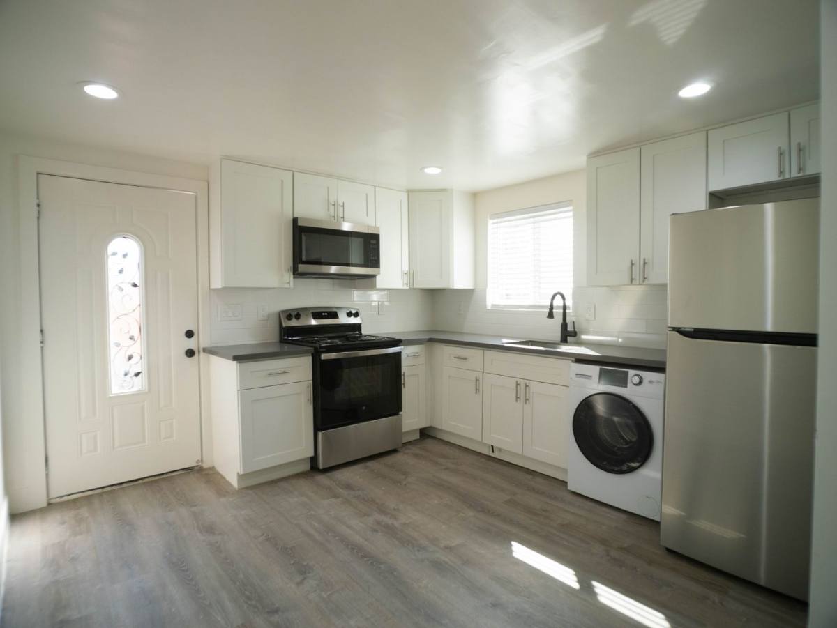 Apartment for rent at 122 E Plaza Blvd, National City, CA 91950