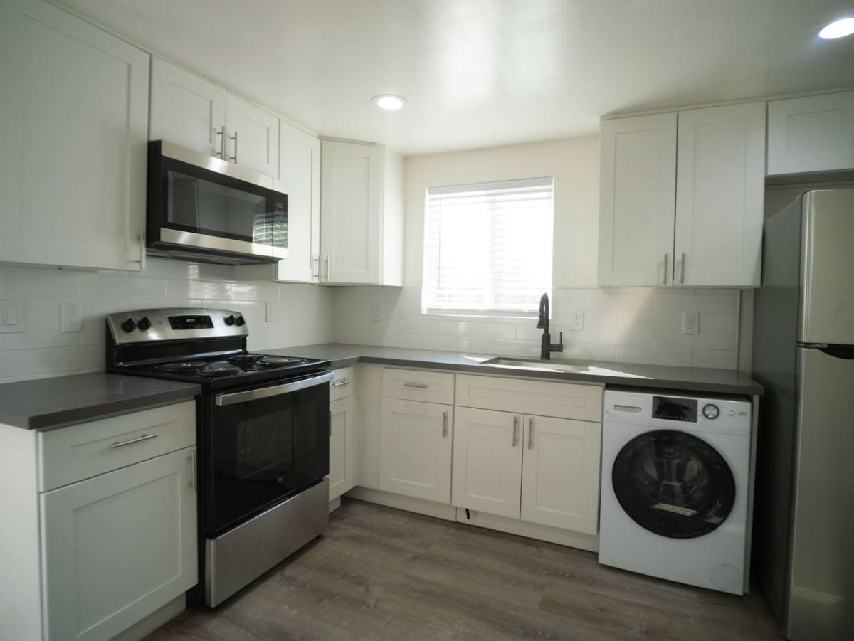 Apartment for rent at 122 E Plaza Blvd, National City, CA 91950