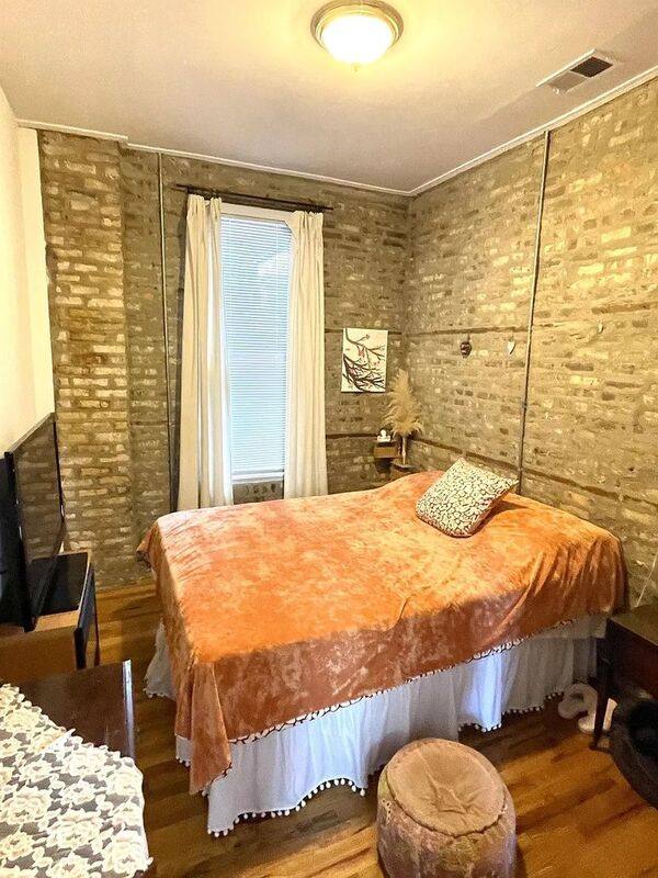 Apartment for rent at 1428 W Cullerton #2E, Chicago, IL 60608