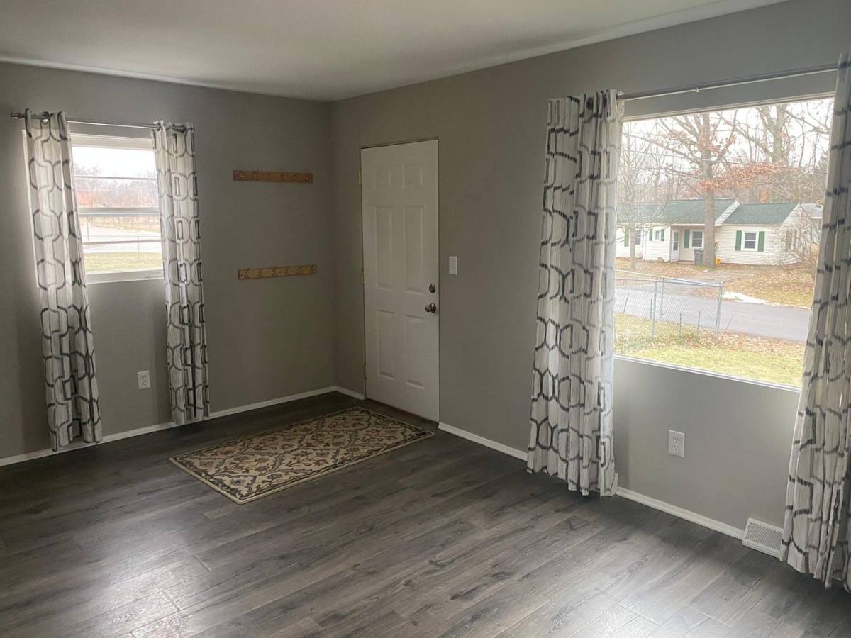 House for rent at 825 Orlando Ave SE, Grand Rapids, MI 49546