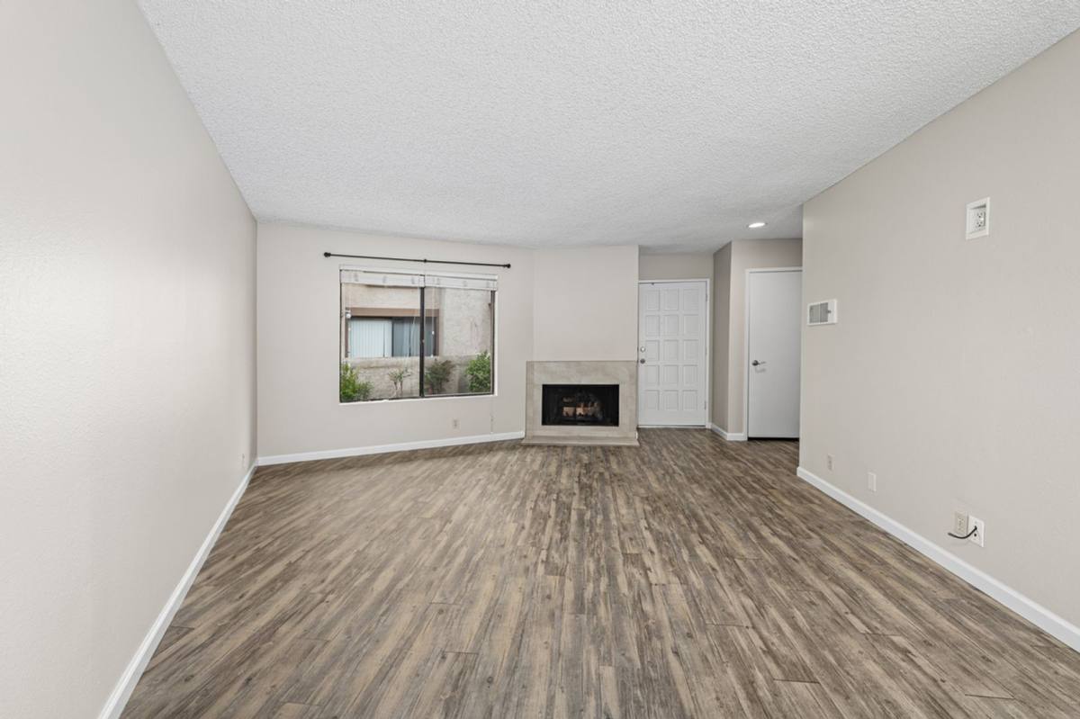 Apartment for rent at 8304 Via Sonoma, La Jolla, CA 92037