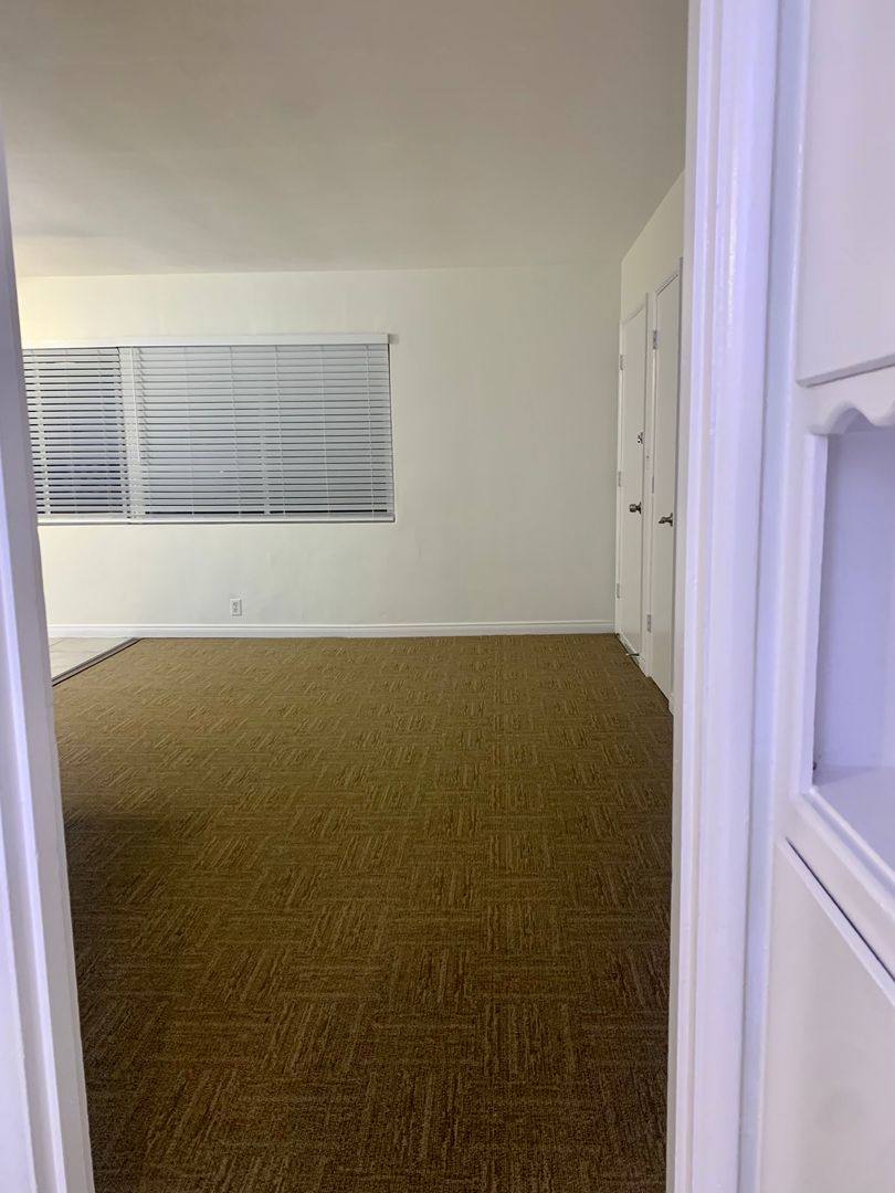 Apartment for rent at 6290 Cherry Ave, Long Beach, CA 90805