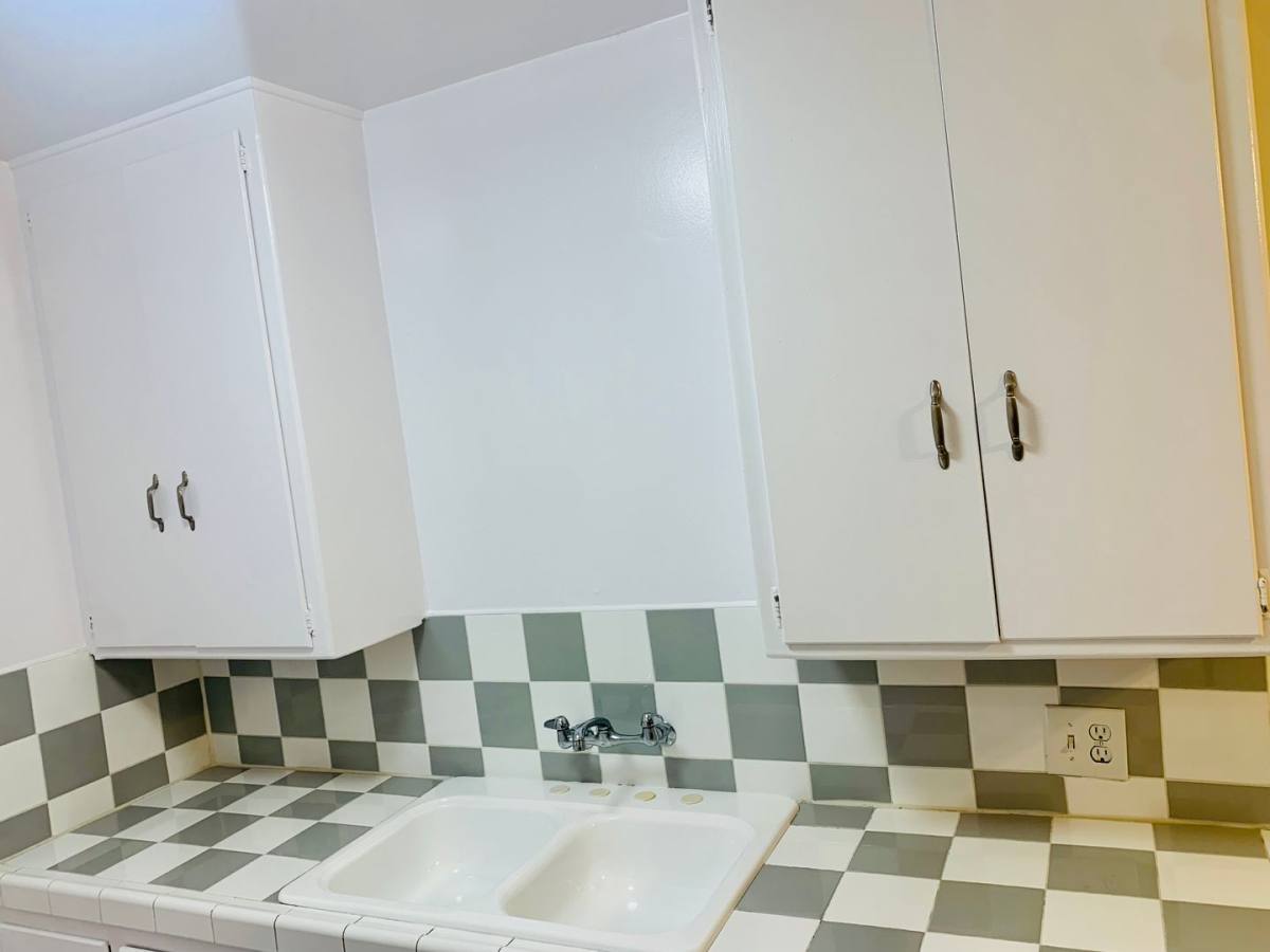 Apartment for rent at 6290 Cherry Ave, Long Beach, CA 90805