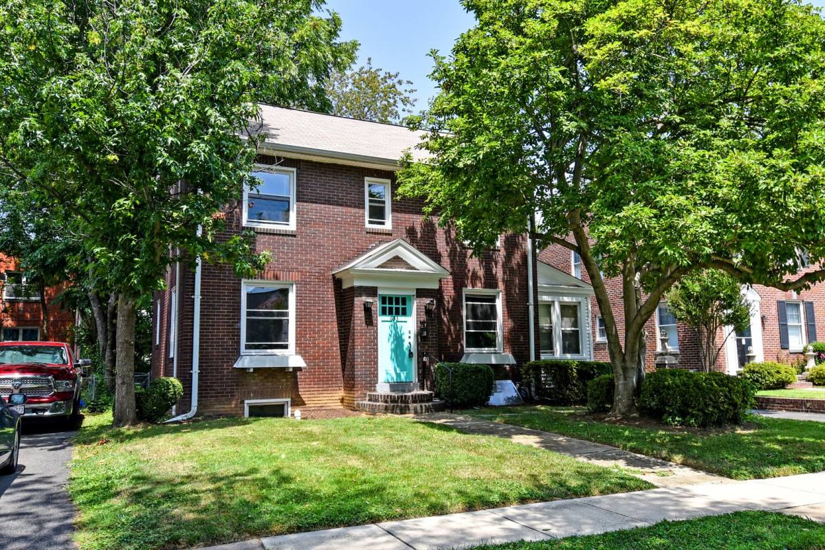 House for rent at 633 24th St S, Arlington, VA 22202