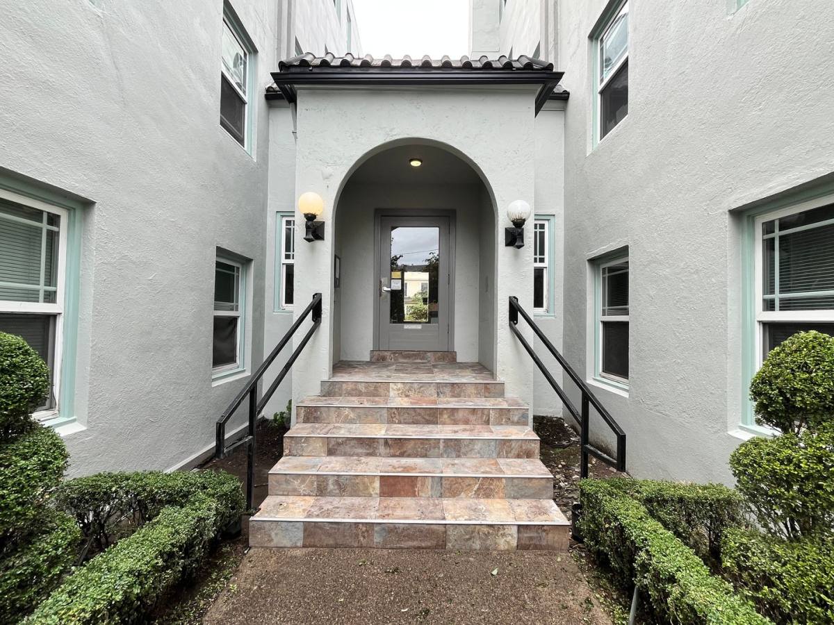 Apartment for rent at 1431 NE 21st Ave, Portland, OR 97232