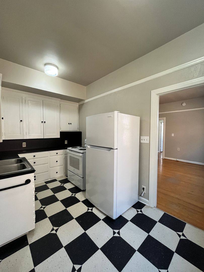 Apartment for rent at 1431 NE 21st Ave, Portland, OR 97232