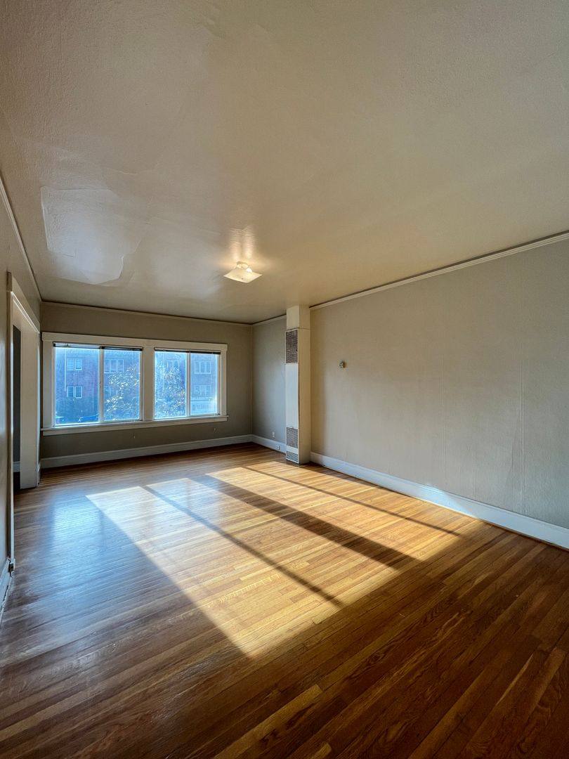 Apartment for rent at 2500-2504 NE Hoyt St, Portland, OR 97232