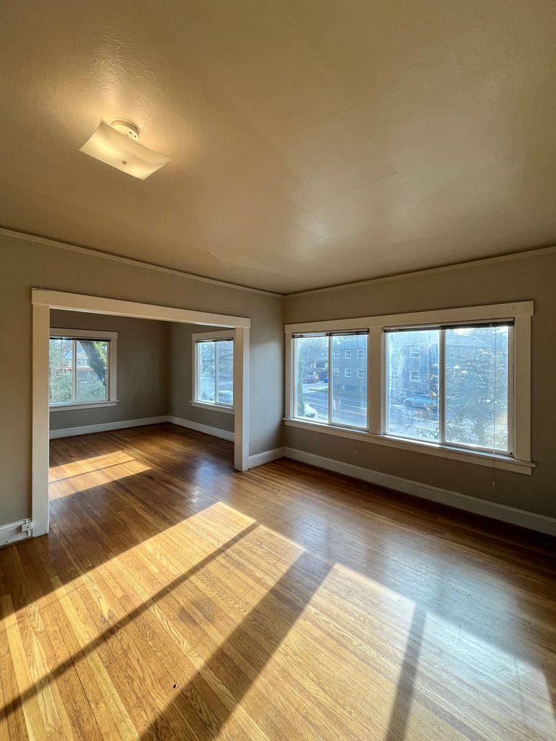 Apartment for rent at 2500-2504 NE Hoyt St, Portland, OR 97232