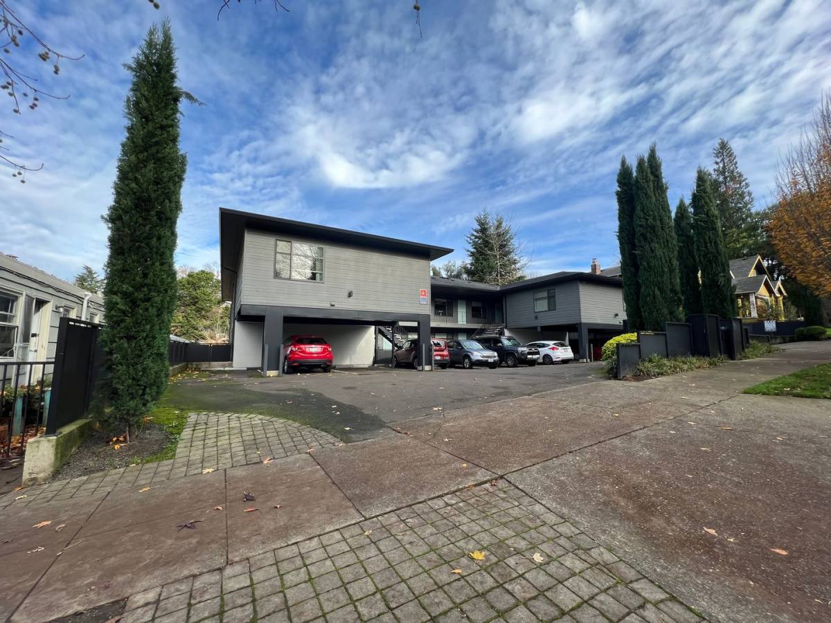 Apartment for rent at 3101 SE Morrison St, Portland, OR 97214