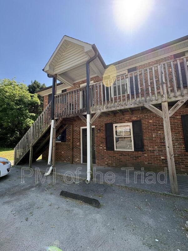 Apartment for rent at 1600 Oak Croft Court #D, Winston Salem, NC 27107