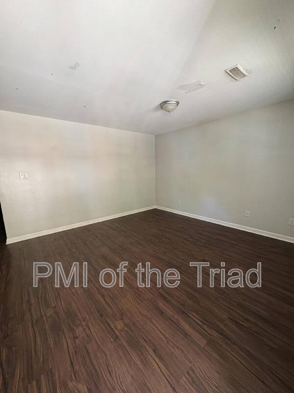 Apartment for rent at 1600 Oak Croft Court #D, Winston Salem, NC 27107
