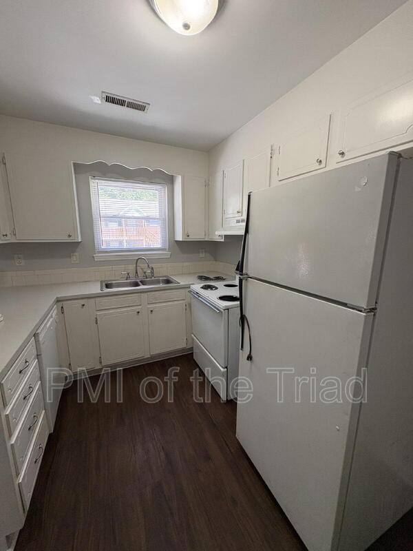 Apartment for rent at 1600 Oak Croft Court #D, Winston Salem, NC 27107