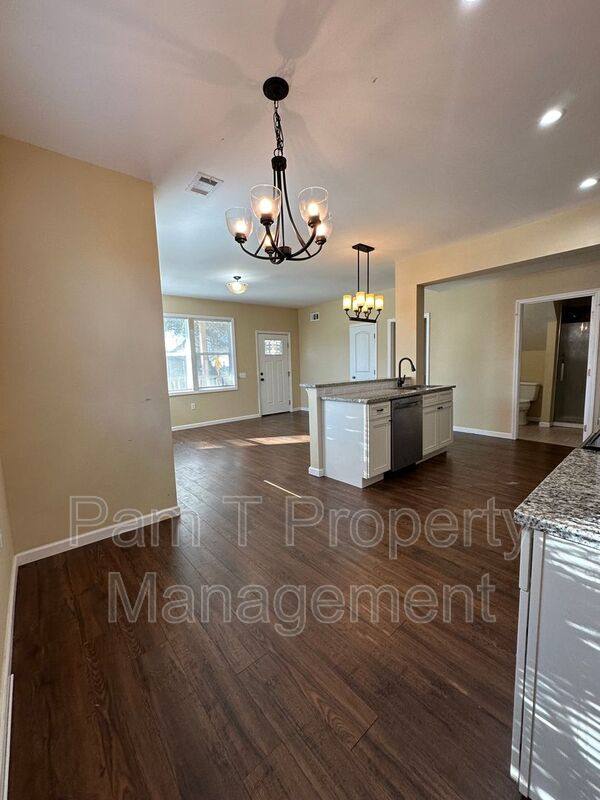 Apartment for rent at 1202 E 37th #A Ds, Savannah, GA 31401