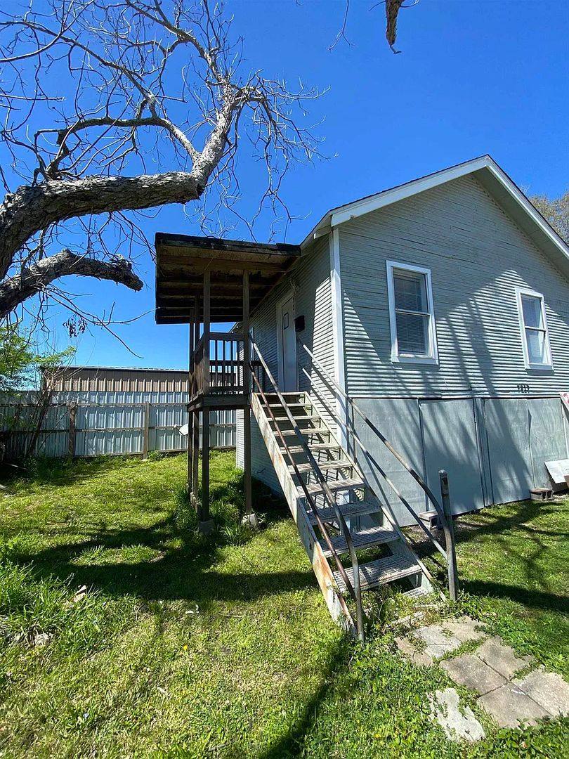 Apartment for rent at 7213 Terrell St, Groves, TX 77619