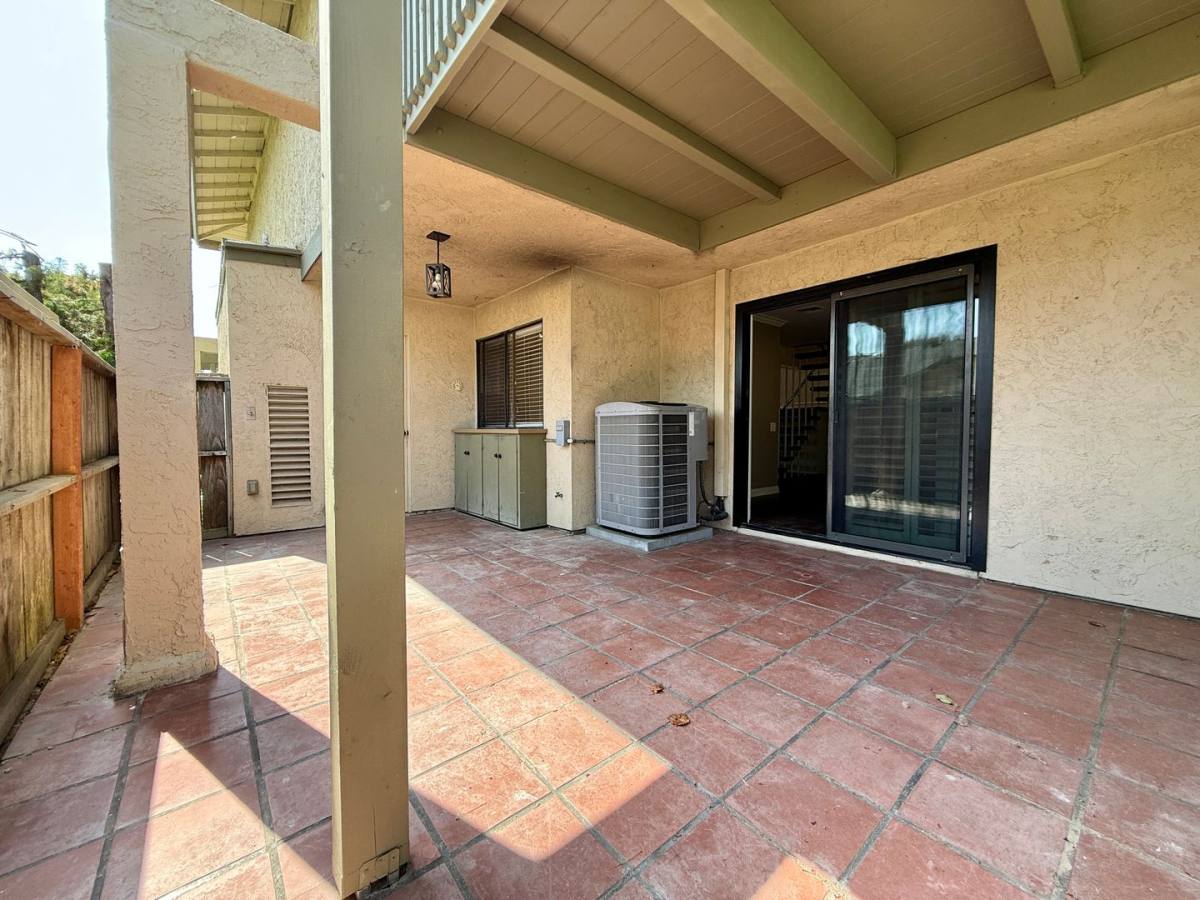Townhouse for rent at 5995 Caminito Yucatan, San Diego, CA 92108
