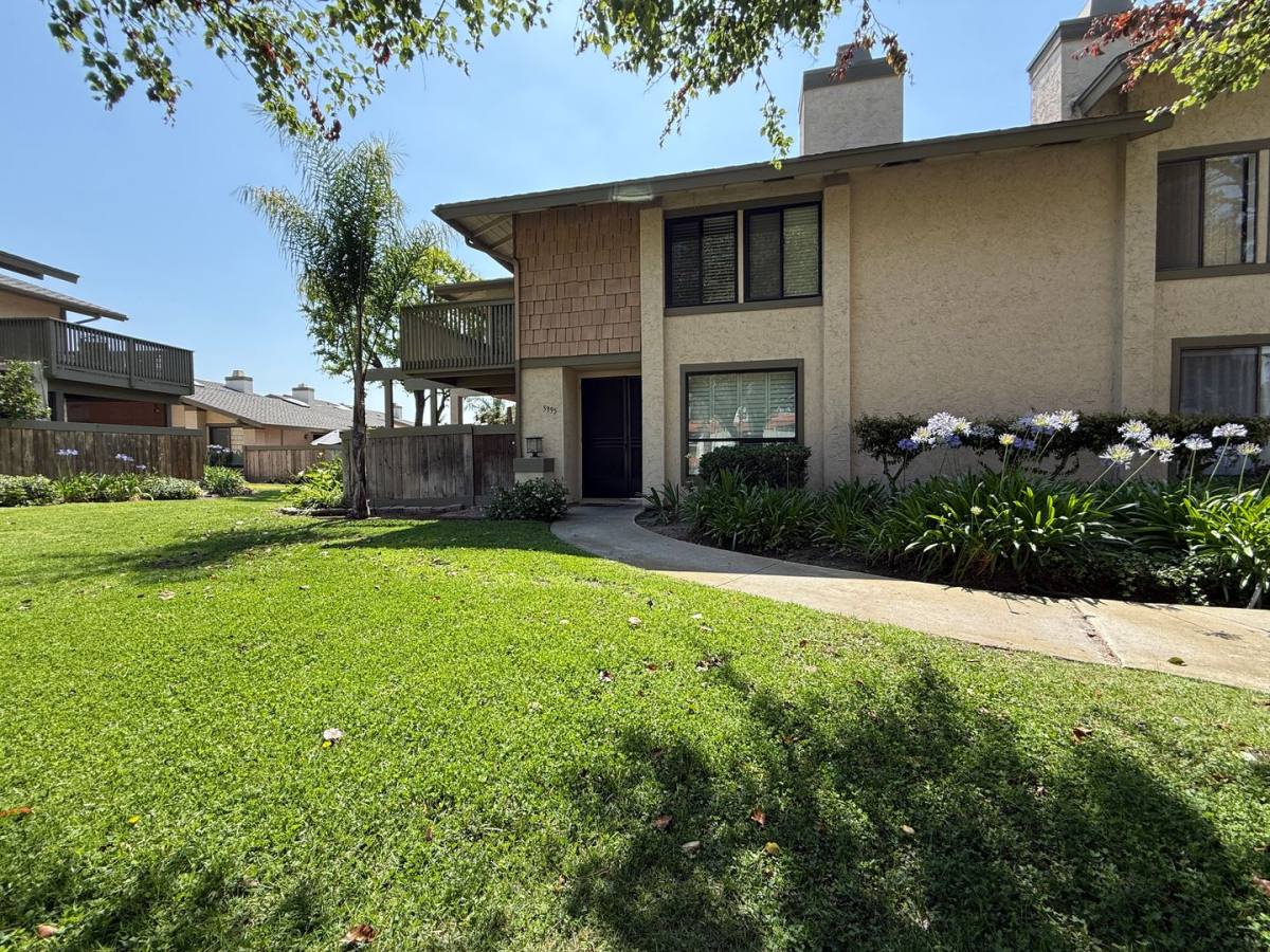 Townhouse for rent at 5995 Caminito Yucatan, San Diego, CA 92108