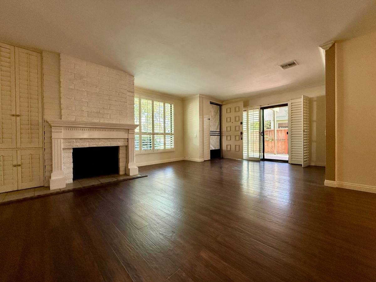 Townhouse for rent at 5995 Caminito Yucatan, San Diego, CA 92108
