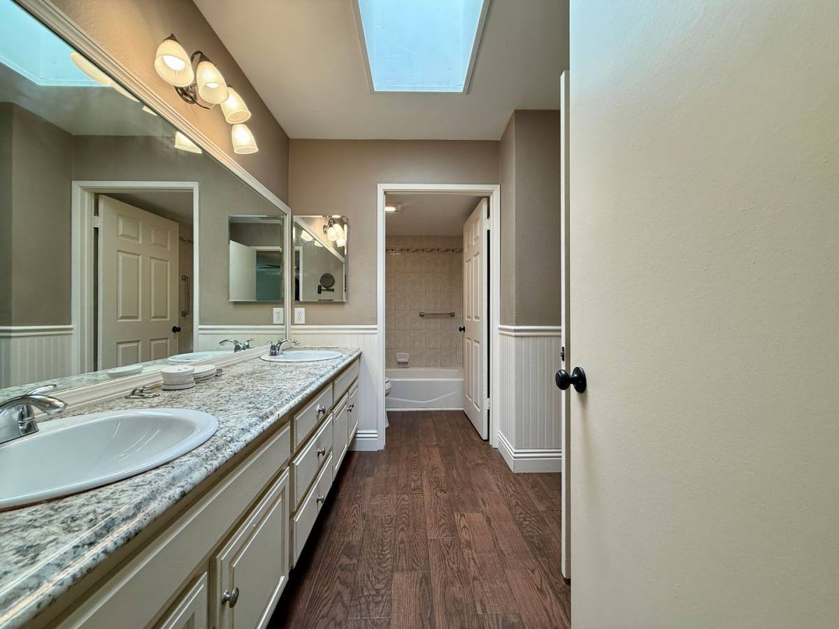 Townhouse for rent at 5995 Caminito Yucatan, San Diego, CA 92108