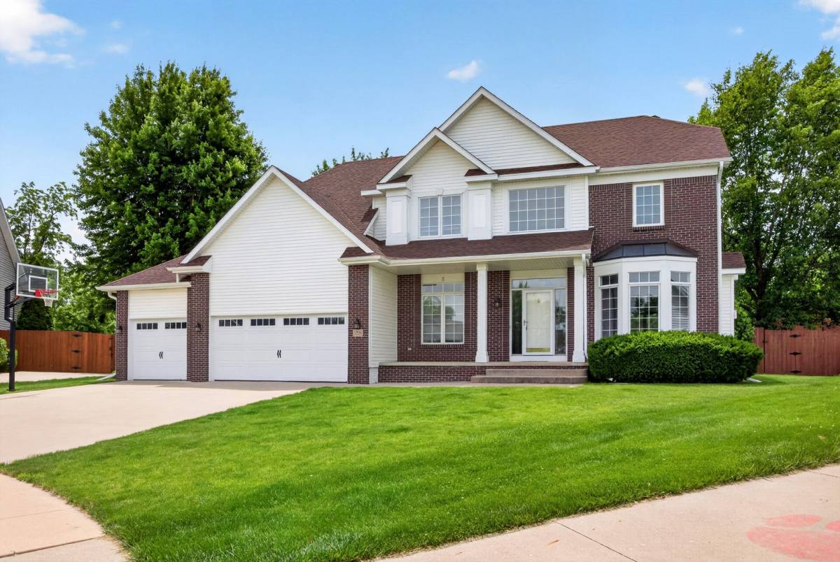 House for rent at 5226 SE 31st Court, Des Moines, IA 50320