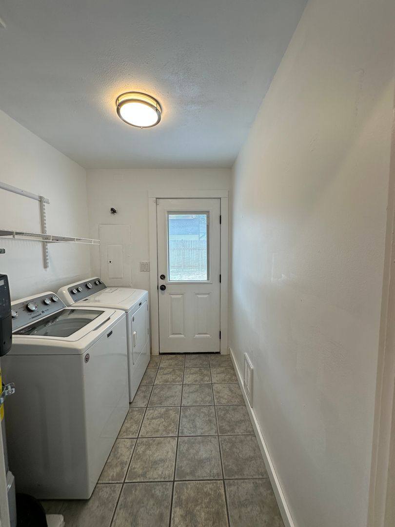 Apartment for rent at 1816 Rockefeller Ave, Everett, WA 98201