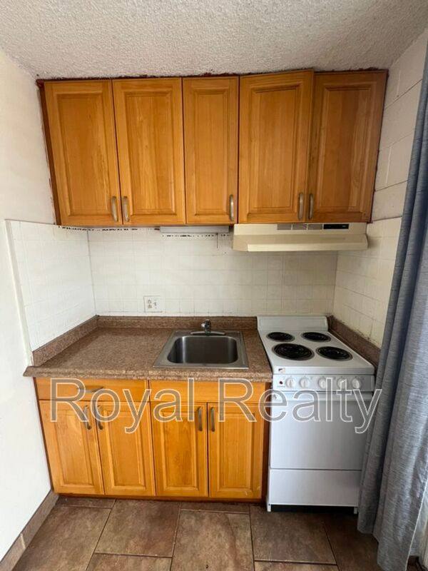 Apartment for rent at 2649 Varsity Place #202, Honolulu, HI 96822