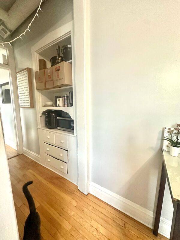 Apartment for rent at 2303 S Oakley Ave #3R, Chicago, IL 60608
