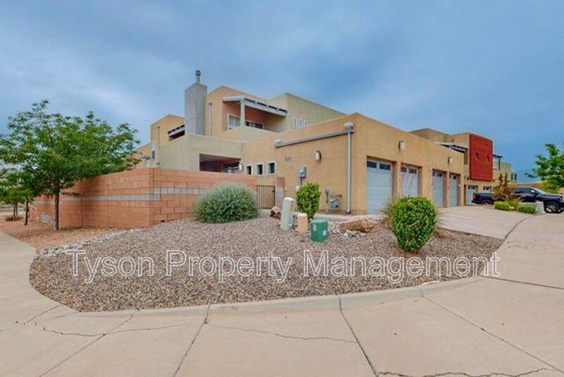 Townhouse for rent at 1667 Domino Dr SE, Albuquerque, NM 87123