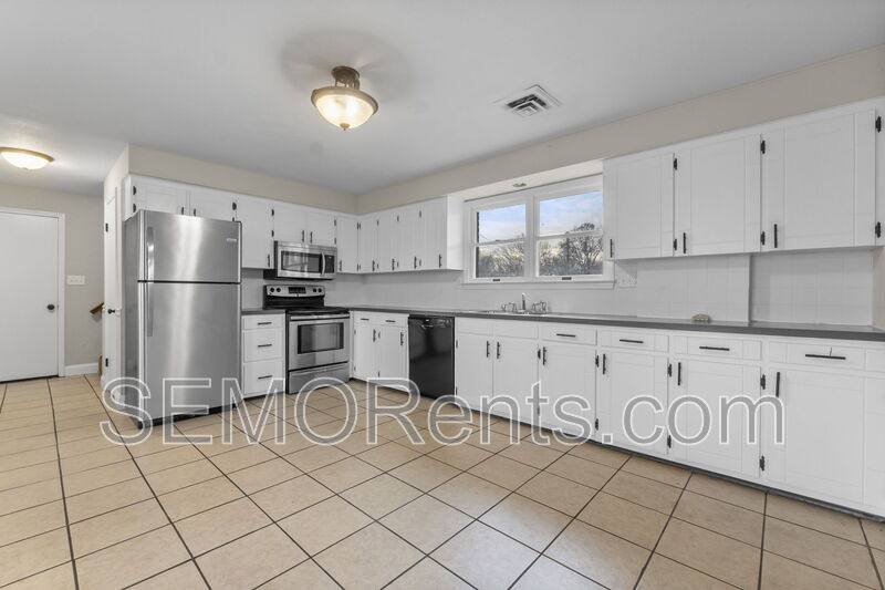 House for rent at 233 County Rd #341, Jackson, MO 63755