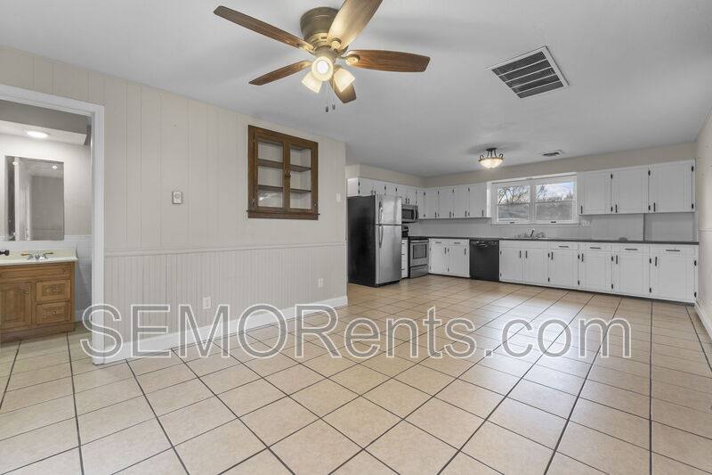House for rent at 233 County Rd #341, Jackson, MO 63755