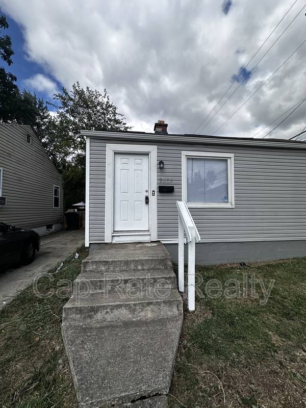 House for rent at 2359 McGuffey Rd, Columbus, OH 43211