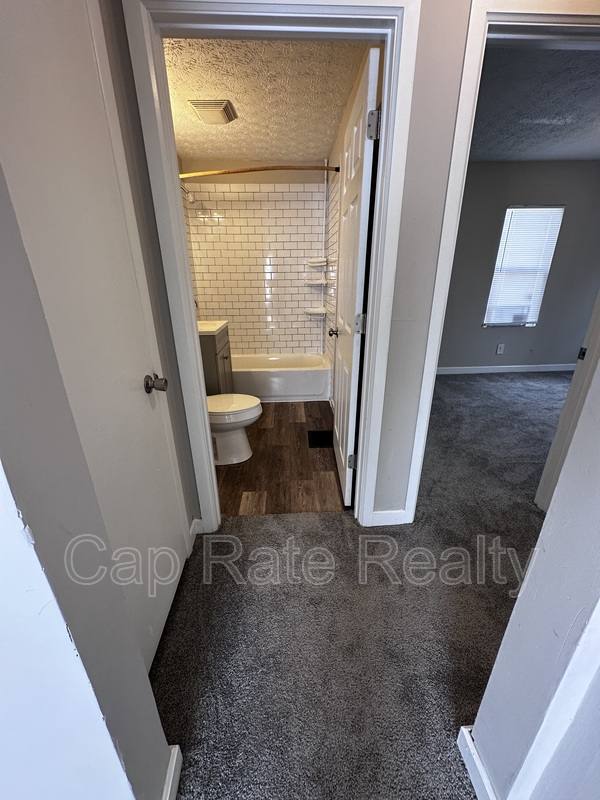 House for rent at 2359 McGuffey Rd, Columbus, OH 43211