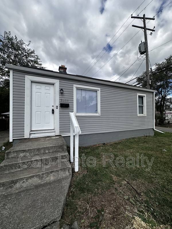 House for rent at 2359 McGuffey Rd, Columbus, OH 43211