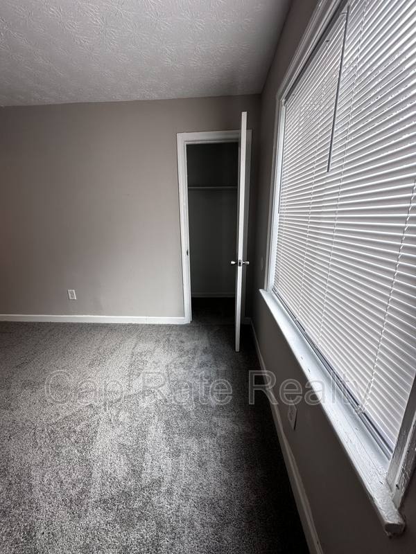 House for rent at 2359 McGuffey Rd, Columbus, OH 43211