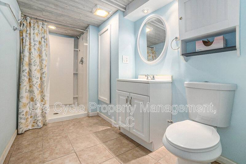 House for rent at 1437 Lewison Ave NE, Grand Rapids, MI 49505