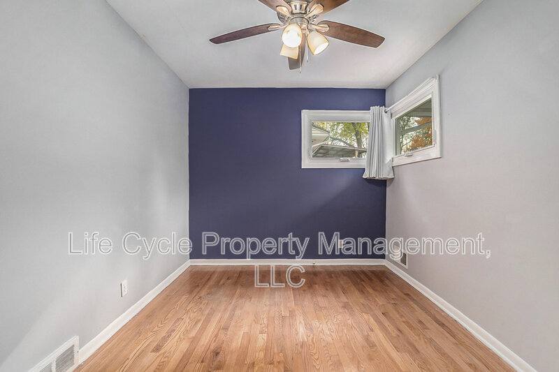House for rent at 1437 Lewison Ave NE, Grand Rapids, MI 49505