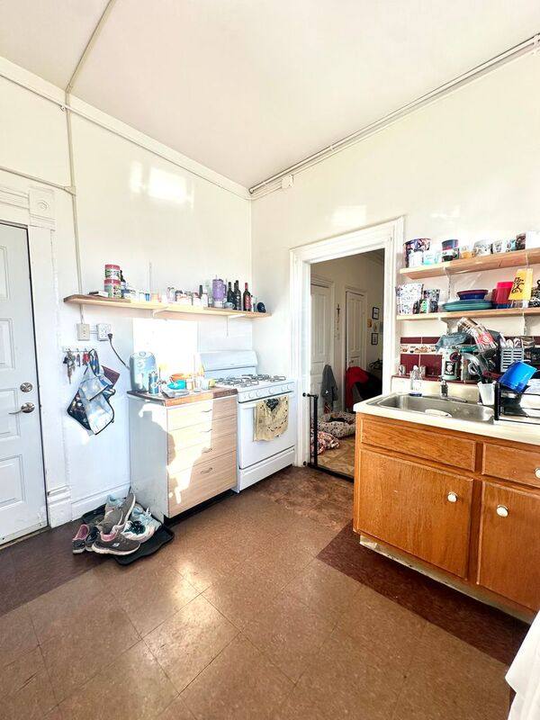 Apartment for rent at 1325 W 18th St #2M, Chicago, IL 60608