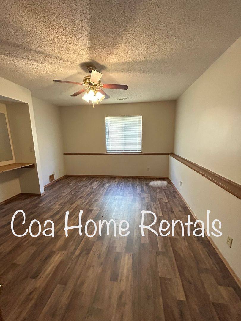 Townhouse for rent at 1930 S Spruce St, Wichita, KS 67211