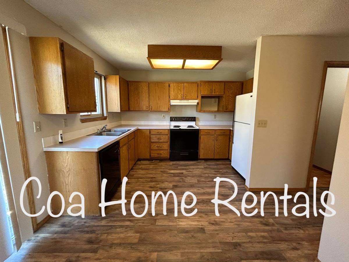Townhouse for rent at 1930 S Spruce St, Wichita, KS 67211