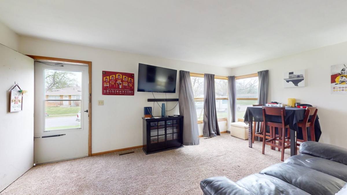 House for rent at 2109 Barr Dr, Ames, IA 50010