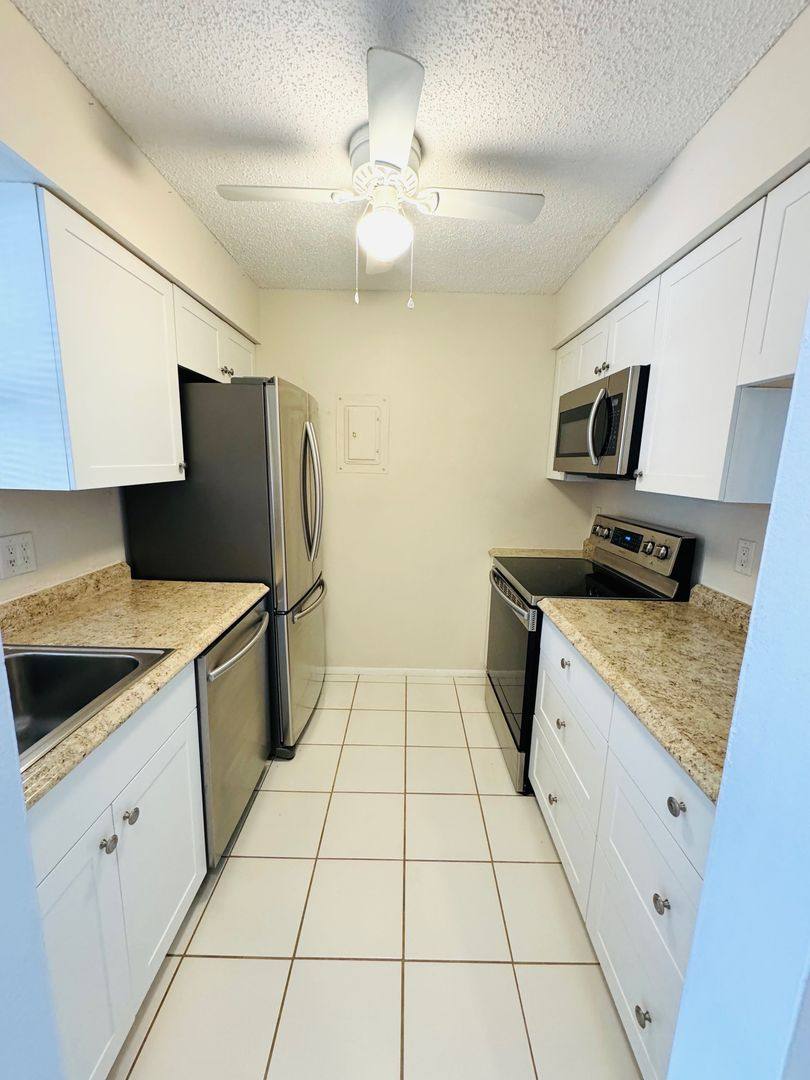 Apartment for rent at 5649 Midnight Pass Rd, Sarasota, FL 34242
