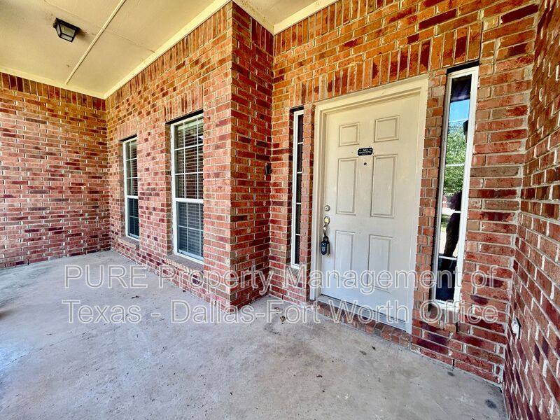 House for rent at 629 Madeline Court, Azle, TX 76020