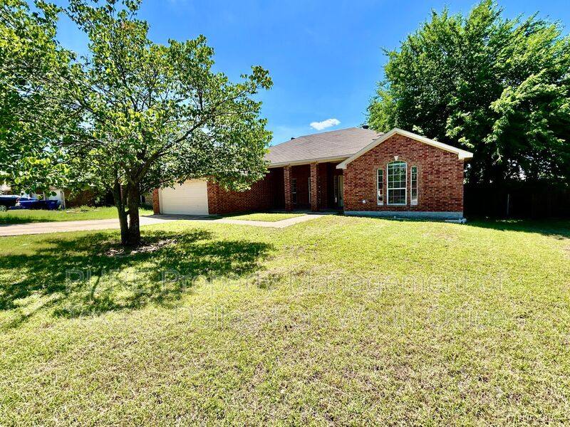 House for rent at 629 Madeline Court, Azle, TX 76020