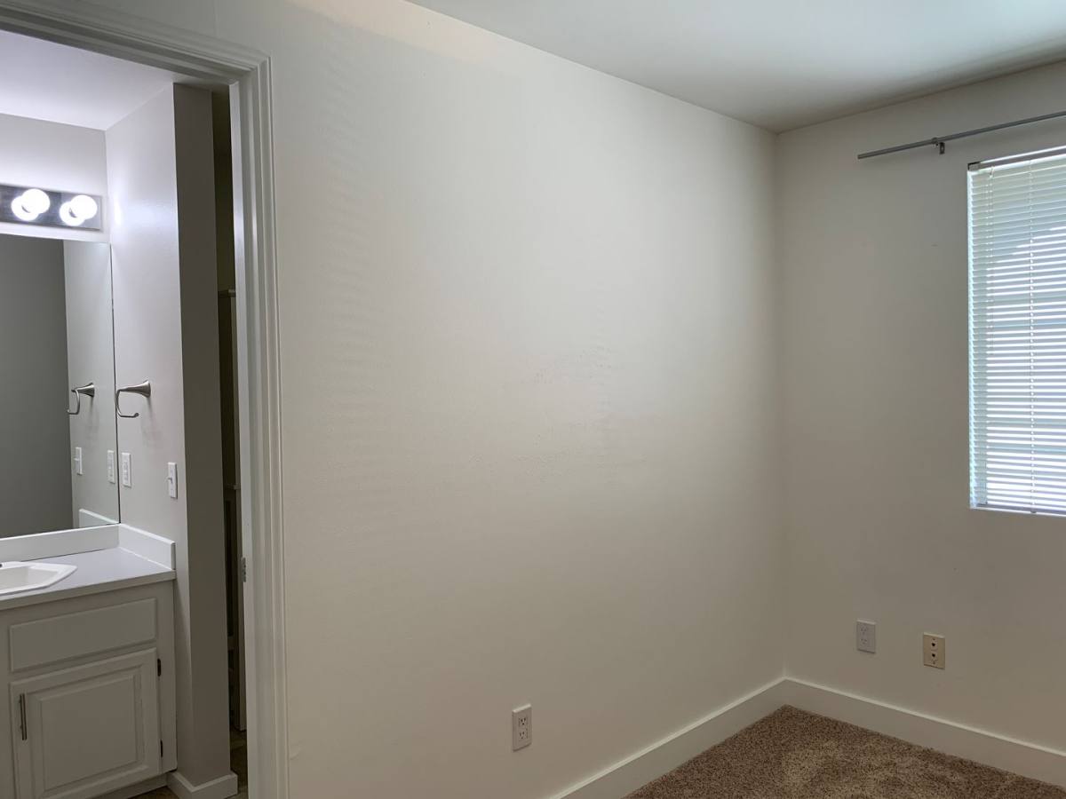 Townhouse for rent at 8022 118th Court NE, Kirkland, WA 98033